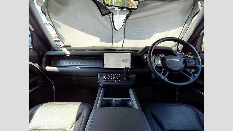 2024 認定中古車 Land Rover Defender 110 フジホワイト D350 ディーゼルマイルドハイブリッド X-Dynamic HSE