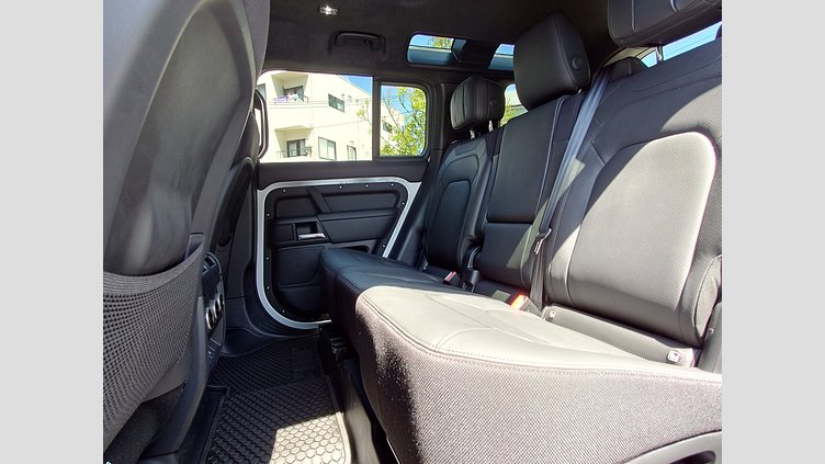 2024 認定中古車 Land Rover Defender 110 フジホワイト D350 ディーゼルマイルドハイブリッド X-Dynamic HSE