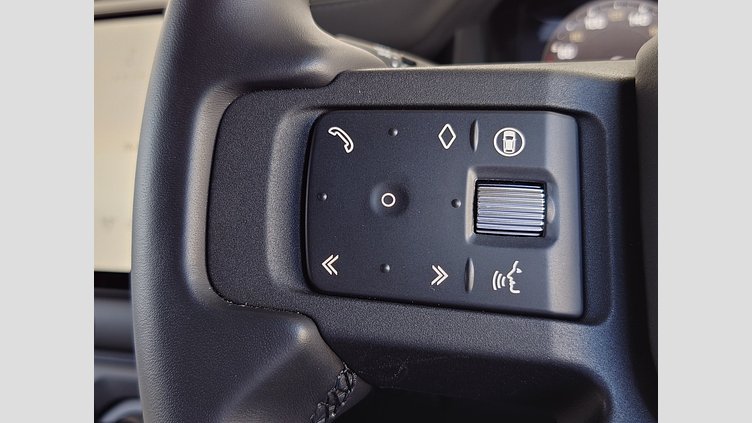 2024 認定中古車 Land Rover Defender 110 フジホワイト D350 ディーゼルマイルドハイブリッド X-Dynamic HSE