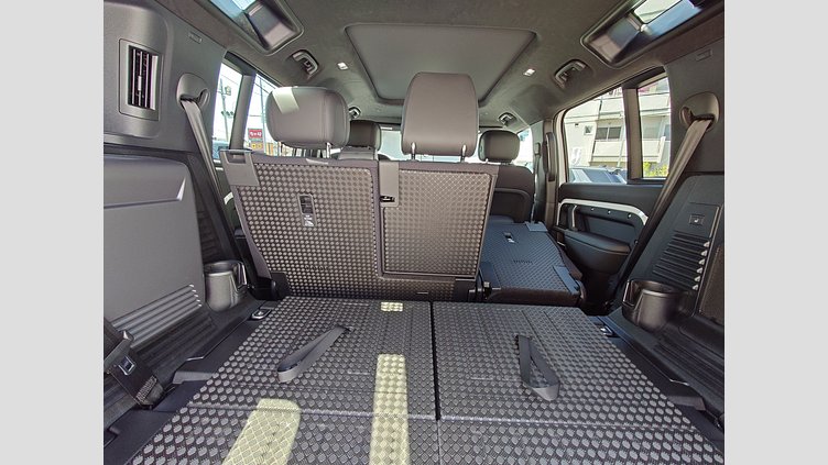 2024 認定中古車 Land Rover Defender 110 フジホワイト D350 ディーゼルマイルドハイブリッド X-Dynamic HSE