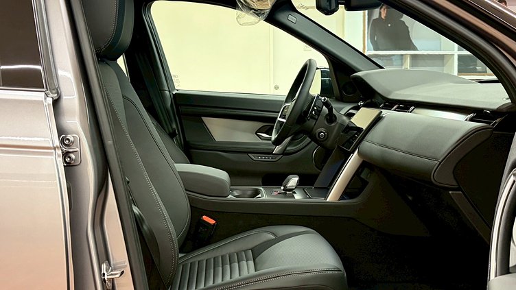 2025 新車 Land Rover Discovery Sport (1DF) Eiger Grey 艾格峰灰 P250 汽油輕油電混合 Standard Wheelbase Dynamic SE