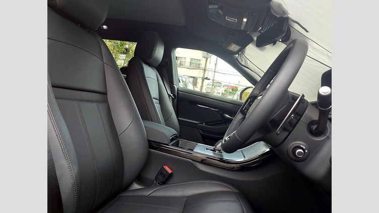 2024 認定中古車 Land Rover Range Rover Evoque サントリーニブラック D200マイルドハイブリッド（ディーゼル） Standard Wheelbase S