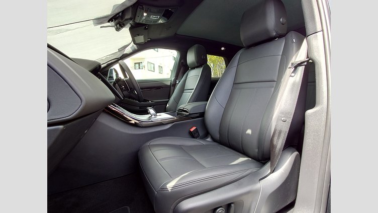 2024 認定中古車 Land Rover Range Rover Evoque サントリーニブラック D200マイルドハイブリッド（ディーゼル） Standard Wheelbase S