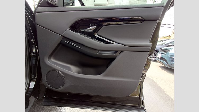2024 認定中古車 Land Rover Range Rover Evoque サントリーニブラック D200マイルドハイブリッド（ディーゼル） Standard Wheelbase S