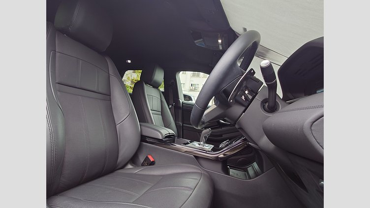 2023 認定中古車 Land Rover Range Rover Evoque ソウルパールシルバー D200 AWD（オートマチック）MHEV R-DYNAMIC SE