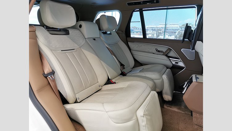 2023 認定中古車 Land Rover Range Rover アイシーホワイト - グロスフィニッシュ 615 AWD（AT） ロングホイールベース SV