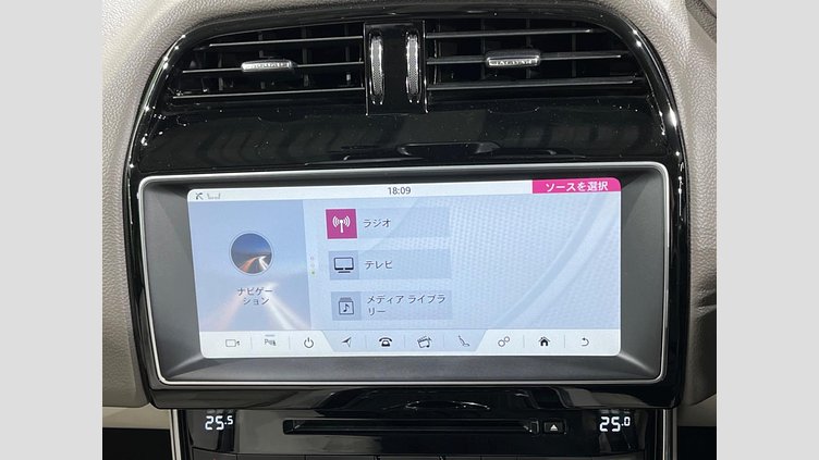 2016 認定中古車 Jaguar XE Kaikoura Stone 2WD プレステージ