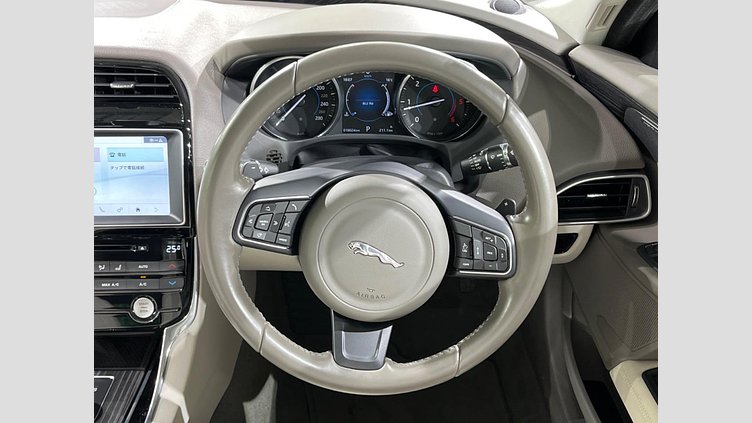 2016 認定中古車 Jaguar XE Kaikoura Stone 2WD プレステージ