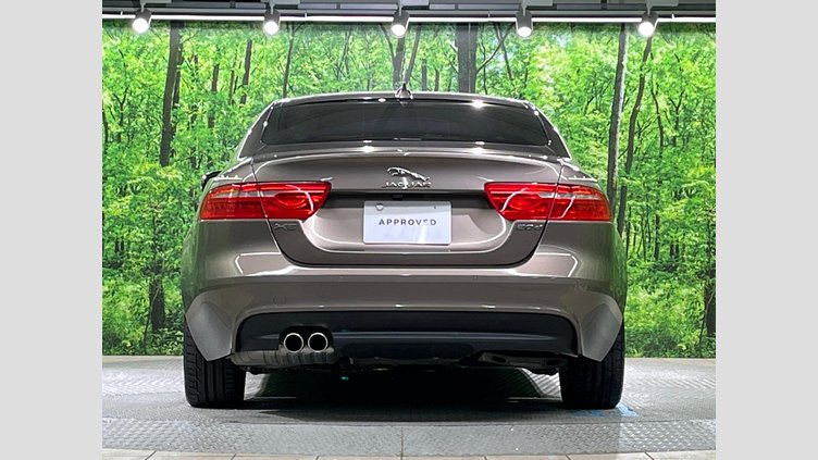 2016 認定中古車 Jaguar XE Kaikoura Stone 2WD プレステージ