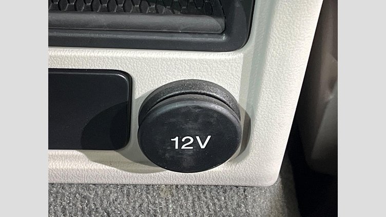 2016 認定中古車 Jaguar XE Kaikoura Stone 2WD プレステージ