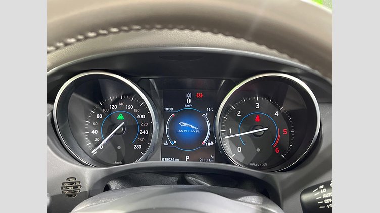 2016 認定中古車 Jaguar XE Kaikoura Stone 2WD プレステージ