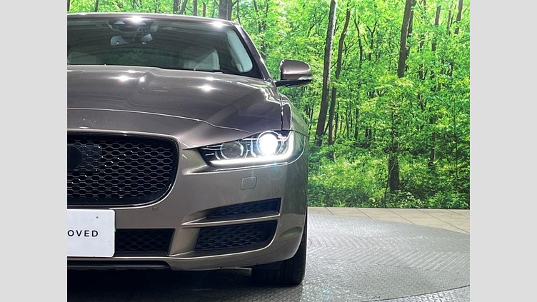 2016 認定中古車 Jaguar XE Kaikoura Stone 2WD プレステージ