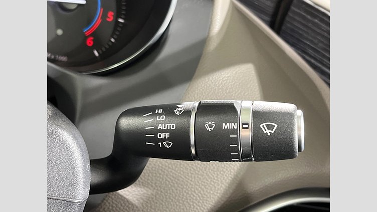 2016 認定中古車 Jaguar XE Kaikoura Stone 2WD プレステージ