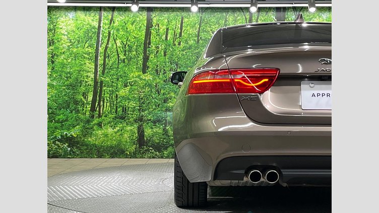 2016 認定中古車 Jaguar XE Kaikoura Stone 2WD プレステージ