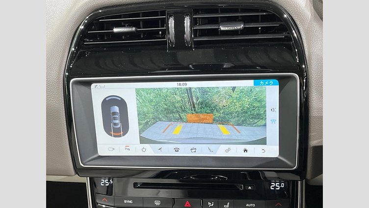 2016 認定中古車 Jaguar XE Kaikoura Stone 2WD プレステージ