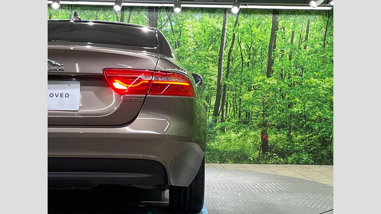 2016 認定中古車 Jaguar XE Kaikoura Stone 2WD プレステージ