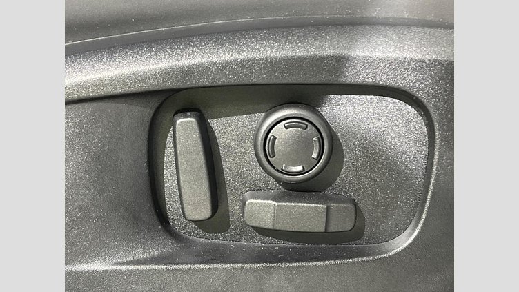 2025 認定中古車 Land Rover Defender 110 フジホワイト P300 ガソリン X-Dynamic SE