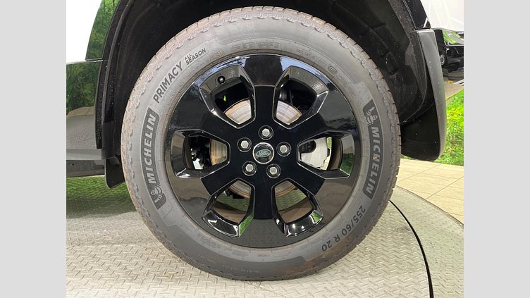 2025 認定中古車 Land Rover Defender 110 フジホワイト P300 ガソリン X-Dynamic SE