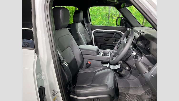 2025 認定中古車 Land Rover Defender 110 フジホワイト P300 ガソリン X-Dynamic SE