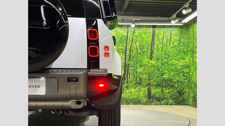 2025 認定中古車 Land Rover Defender 110 フジホワイト P300 ガソリン X-Dynamic SE