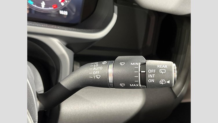 2025 認定中古車 Land Rover Defender 110 フジホワイト P300 ガソリン X-Dynamic SE