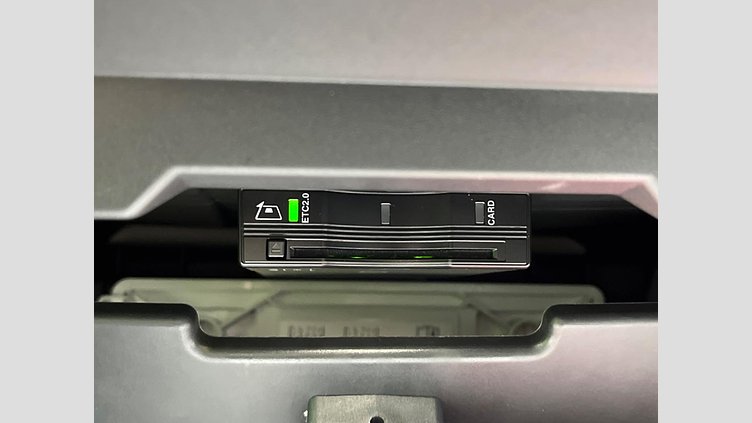 2025 認定中古車 Land Rover Defender 110 フジホワイト P300 ガソリン X-Dynamic SE