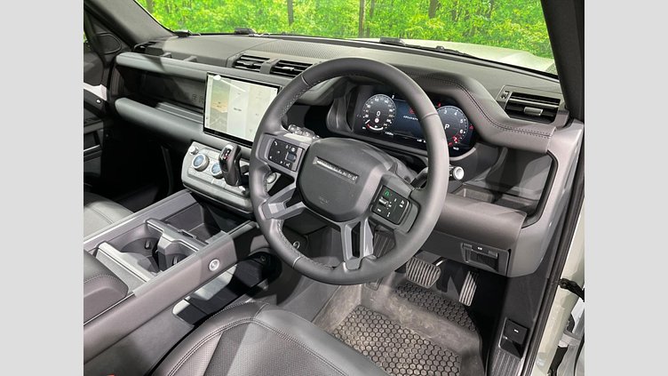 2025 認定中古車 Land Rover Defender 110 フジホワイト P300 ガソリン X-Dynamic SE