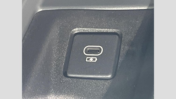 2025 認定中古車 Land Rover Defender 110 フジホワイト P300 ガソリン X-Dynamic SE