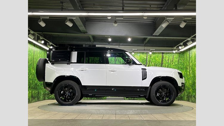 2025 認定中古車 Land Rover Defender 110 フジホワイト P300 ガソリン X-Dynamic SE
