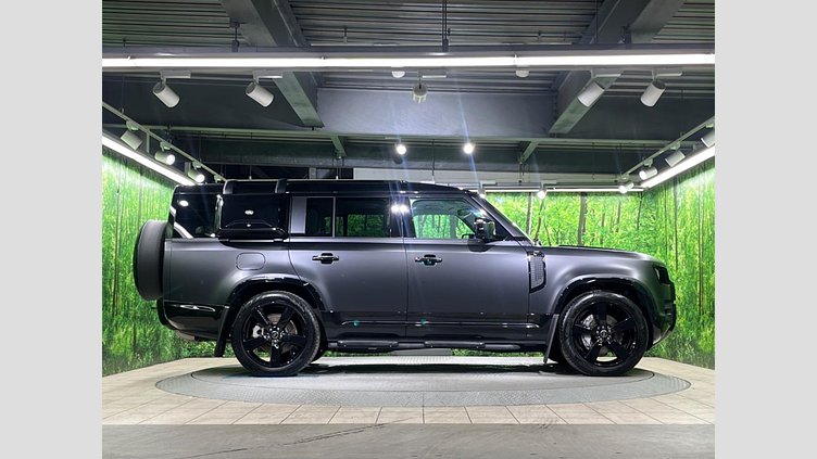 2024 認定中古車 Land Rover Defender 130 サントリーニブラック D350 ディーゼルマイルドハイブリッド X-Dynamic SE