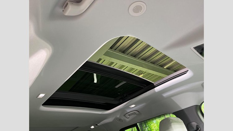 2024 認定中古車 Land Rover Defender 130 サントリーニブラック D350 ディーゼルマイルドハイブリッド X-Dynamic SE