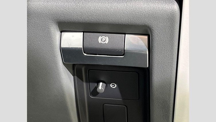 2024 認定中古車 Land Rover Defender 130 サントリーニブラック D350 ディーゼルマイルドハイブリッド X-Dynamic SE