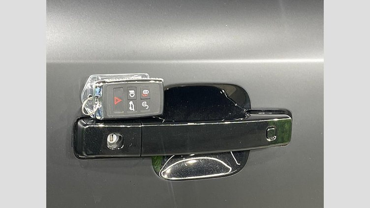 2024 認定中古車 Land Rover Defender 130 サントリーニブラック D350 ディーゼルマイルドハイブリッド X-Dynamic SE