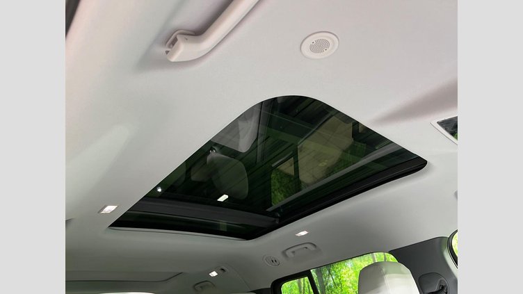 2024 認定中古車 Land Rover Defender 130 サントリーニブラック D350 ディーゼルマイルドハイブリッド X-Dynamic SE