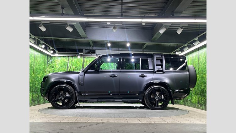 2024 認定中古車 Land Rover Defender 130 サントリーニブラック D350 ディーゼルマイルドハイブリッド X-Dynamic SE