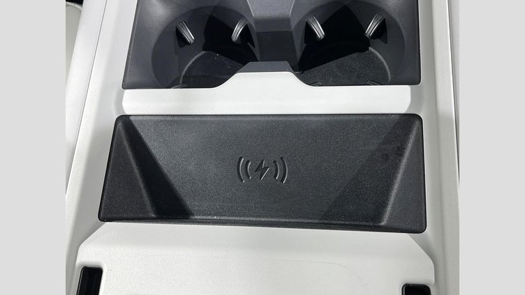 2024 認定中古車 Land Rover Defender 130 サントリーニブラック D350 ディーゼルマイルドハイブリッド X-Dynamic SE