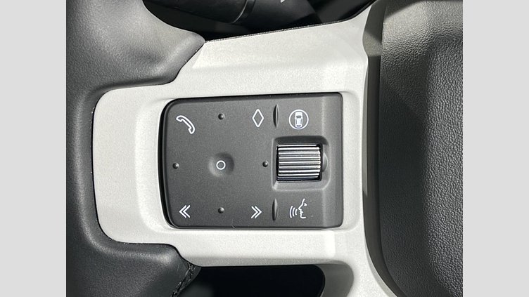 2024 認定中古車 Land Rover Defender 130 サントリーニブラック D350 ディーゼルマイルドハイブリッド X-Dynamic SE