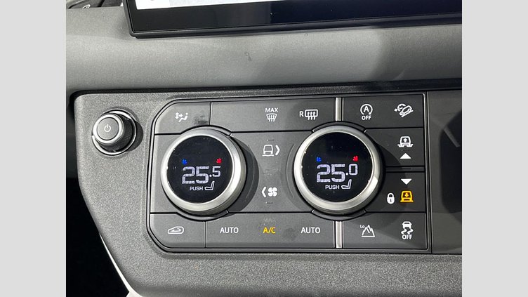 2024 認定中古車 Land Rover Defender 130 サントリーニブラック D350 ディーゼルマイルドハイブリッド X-Dynamic SE