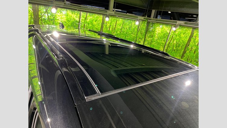 2024 認定中古車 Land Rover Defender 130 サントリーニブラック D350 ディーゼルマイルドハイブリッド X-Dynamic SE