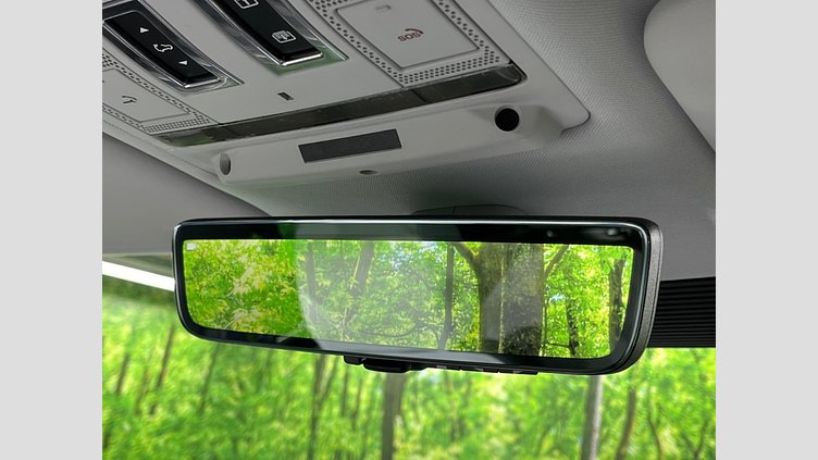 2024 認定中古車 Land Rover Defender 130 サントリーニブラック D350 ディーゼルマイルドハイブリッド X-Dynamic SE