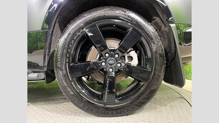 2024 認定中古車 Land Rover Defender 130 サントリーニブラック D350 ディーゼルマイルドハイブリッド X-Dynamic SE