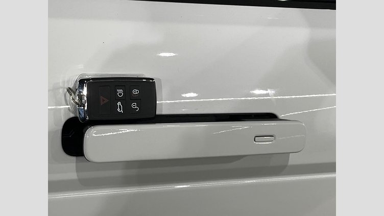 2024 認定中古車 Land Rover Range Rover Evoque フジホワイト プラグインハイブリッド（ガソリン） Standard Wheelbase DYNAMIC HSE