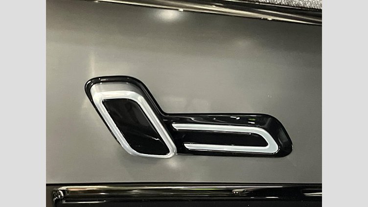 2024 認定中古車 Land Rover Range Rover Sport アイガーグレイ P550eプラグインハイブリッド（ガソリン） スタンダードホイールベース Dynamic SE