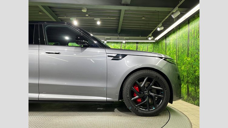 2024 認定中古車 Land Rover Range Rover Sport アイガーグレイ P550eプラグインハイブリッド（ガソリン） スタンダードホイールベース Dynamic SE