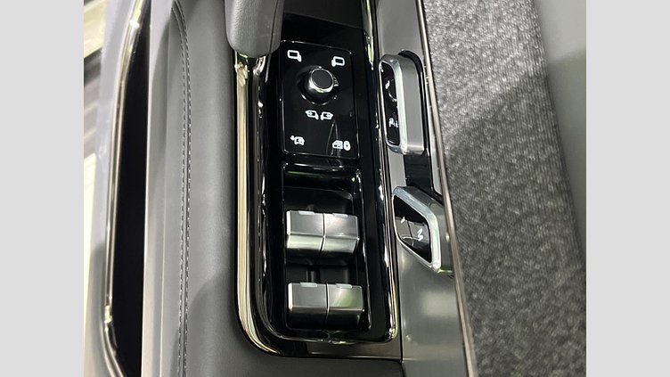 2024 認定中古車 Land Rover Range Rover Sport アイガーグレイ P550eプラグインハイブリッド（ガソリン） スタンダードホイールベース Dynamic SE