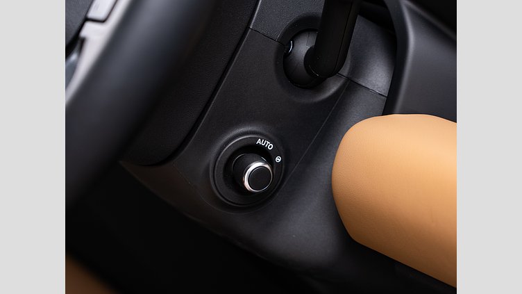 2024 認定中古車 Land Rover Defender 130 カルパチアングレイ D350 ディーゼルマイルドハイブリッド X-Dynamic SE　D350　8人乗り