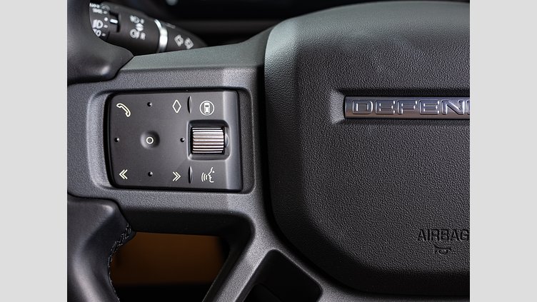 2024 認定中古車 Land Rover Defender 130 カルパチアングレイ D350 ディーゼルマイルドハイブリッド X-Dynamic SE　D350　8人乗り