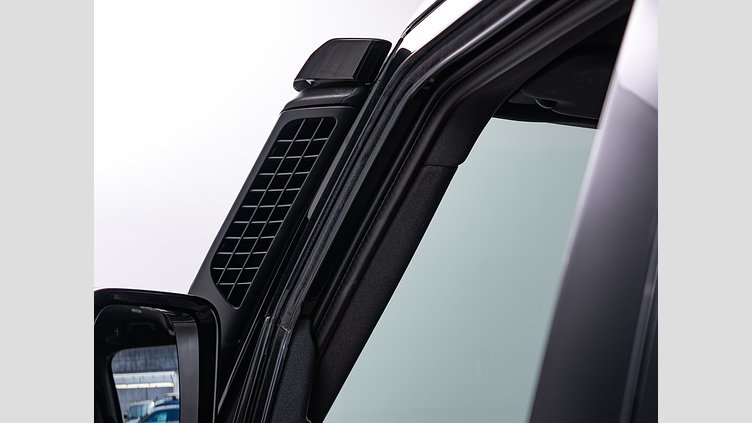 2024 認定中古車 Land Rover Defender 130 カルパチアングレイ D350 ディーゼルマイルドハイブリッド X-Dynamic SE　D350　8人乗り