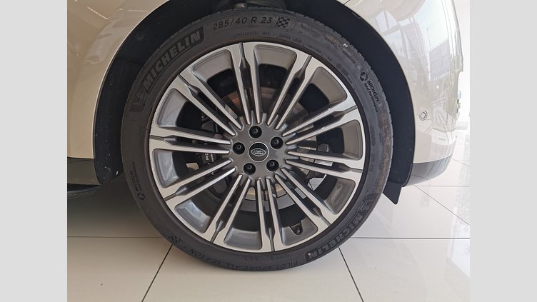 2022 認定中古車 Land Rover Range Rover バトゥミゴールド D300 AWD MHEV（AT） スタンダードホイールベース AUTOBIOGRAPHY