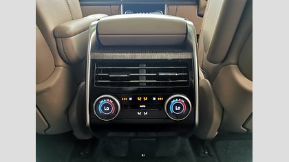 Range Rover 27